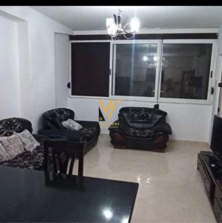 Tirane, jepet me qera apartament 1+1+Ballkon Kati 11, 70 m² 380 € (XHAMLLIK)