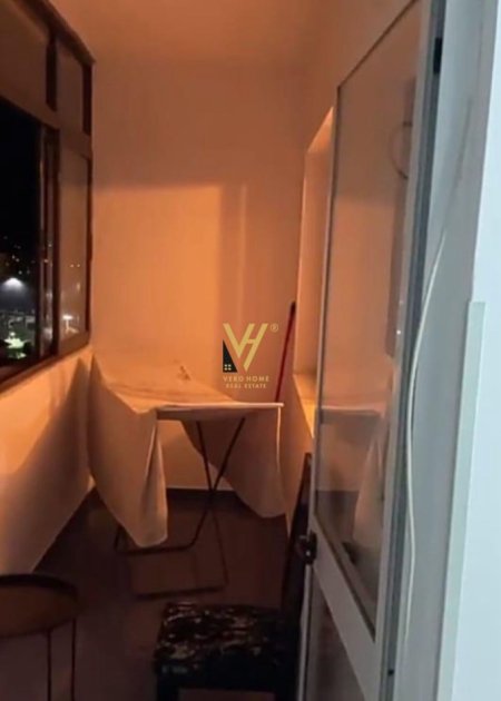 Tirane, jepet me qera apartament 1+1+Ballkon Kati 11, 70 m² 380 € (XHAMLLIK)