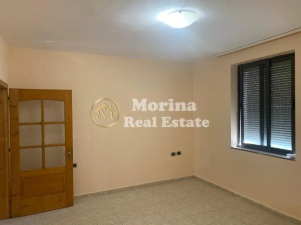Tirane, jepet me qera ambjent biznesi Kati 1, 65 m² 400 € (21 Dhjetori)