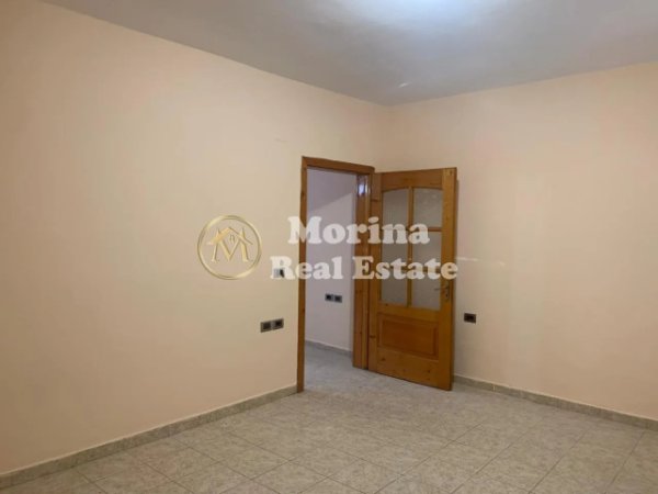 Tirane, jepet me qera ambjent biznesi Kati 1, 65 m² 400 € (21 Dhjetori)