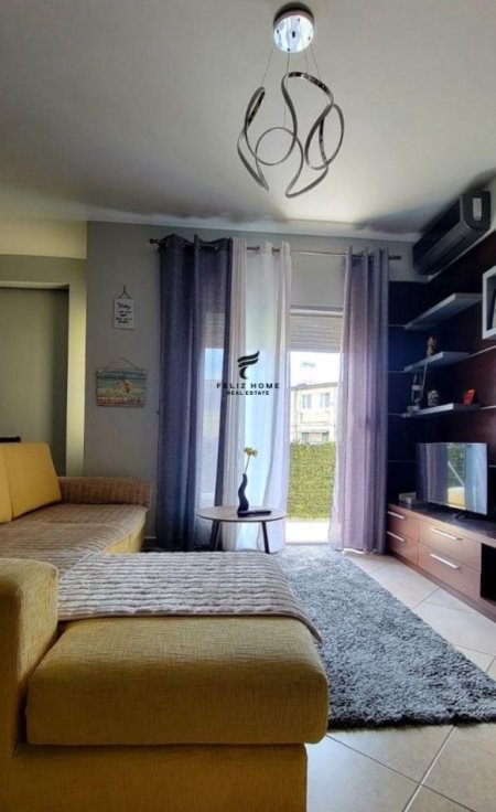 Tirane, jepet me qera apartament 1+1+Ballkon Kati 3, 75 m² 450 € (ali demi)