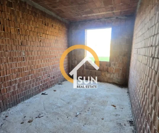 Shkoder, shitet shtepi 2 Katshe Kati 2, 6.500 m² 160.000 € (RR. SHKODER-VELIPOJE)