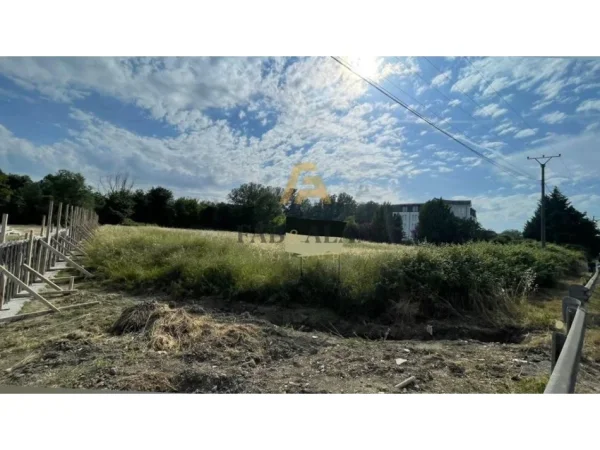 Tirane, shitet toke , 4.942 m² 495.000 € (Rinas, Aeroporti Nene Tereza)