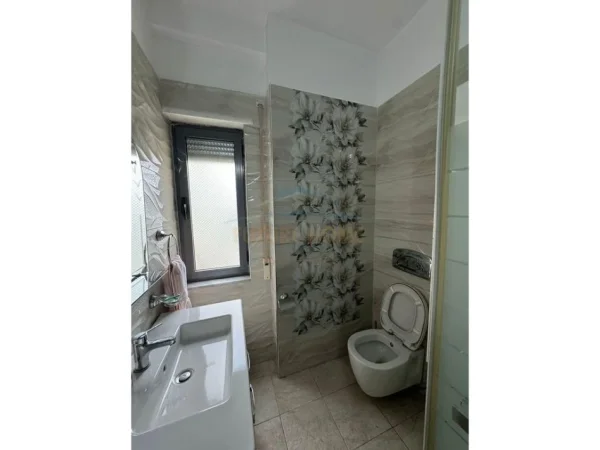 0683487469 Tirane, jepet me qera apartament 2+1 Kati 4, 110 m² 750 € (Prane Eco Market)
