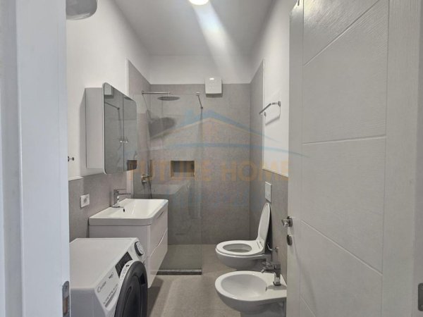 0683487469 Tirane, jepet me qera apartament 1+1 Kati 5, 65 m² 550 € (Prane shkolles Mihal Grameno)