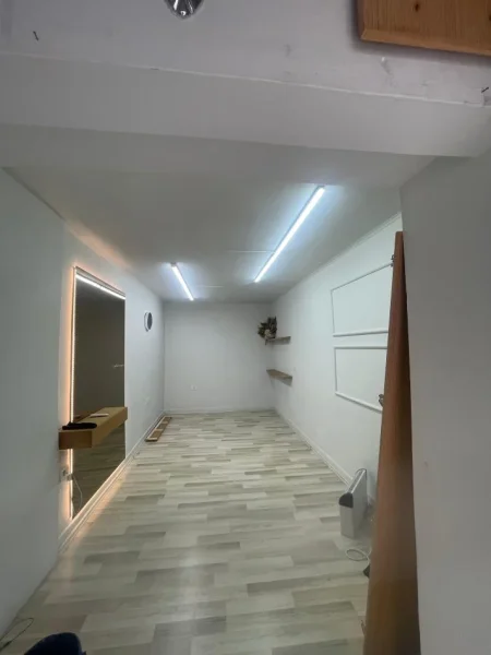 Tirane, jepet me qera ambjent biznesi Kati 0, 25 m² 35000 LEKE (KOMUNA E PARISIT)