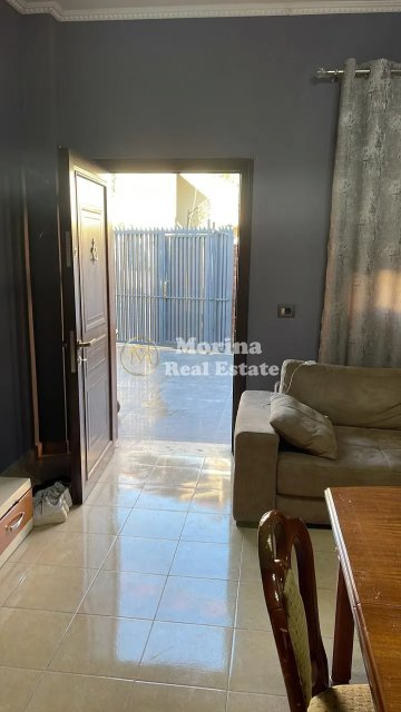 Tirane, jepet me qera apartament 1+1 Kati 1, 60 m² 400 € (Laprake)