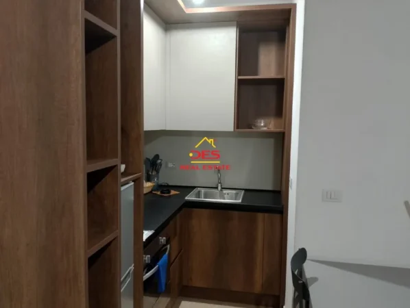 Vlore, jepet me qera garsonier Kati 3, 50 m² 350 € (Rruga Sazani)