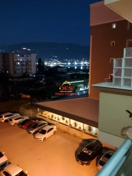 Vlore, jepet me qera garsonier Kati 3, 50 m² 350 € (Rruga Sazani)