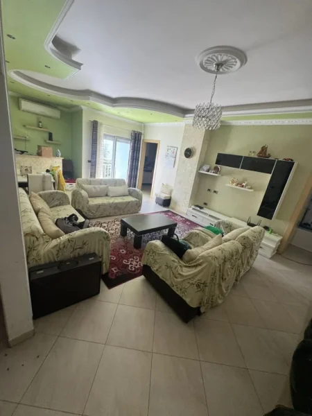 Tirane, jepet me qera apartament 1+1 , 135.000 € (Fresk,Rruga Dajtit)