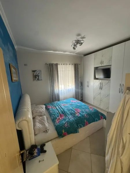 Tirane, jepet me qera apartament 1+1 , 135.000 € (Fresk,Rruga Dajtit)