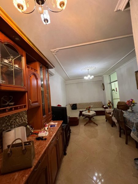 Tirane, jap me qera apartament 1+1 Kati 2, 60 m² 400 € 