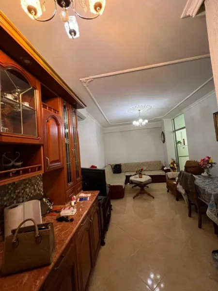 Tirane, jap me qera apartament 1+1 Kati 2, 60 m² 400 € 