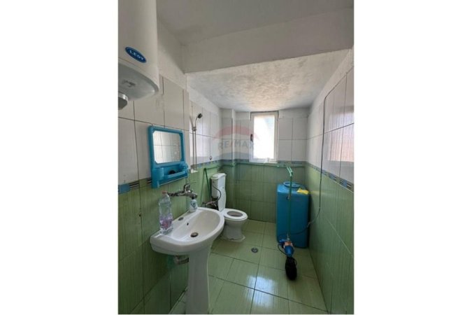 Tirane, jepet me qera apartament 2+1 Kati 2, 65 m² 800 € (Rruga Muhamet Gjollesha)