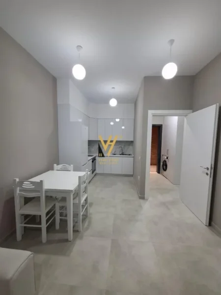 Tirane, jepet me qera apartament 1+1+Ballkon Kati 6, 60 m² 600 € (RRUGA “BEDRI KARAPICI”)