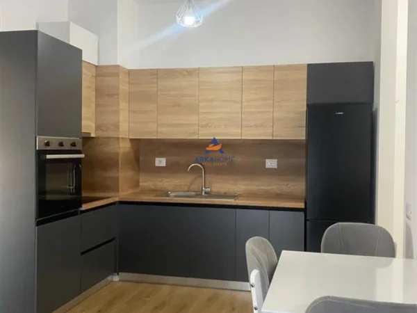 Tirane, jepet me qera apartament 2+1+Ballkon Kati 7, 70 m² 550 € (TE RESIDENCA KAIMI)