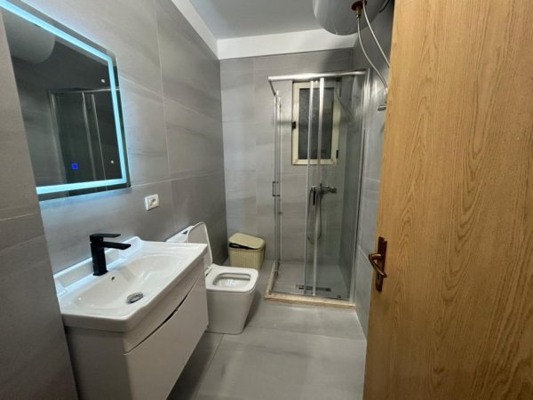 Tirane, jepet me qera apartament 1+1+Ballkon Kati 3, 65 m² 500 € (Kodra e Diellit, Kompleksi Eleonora)