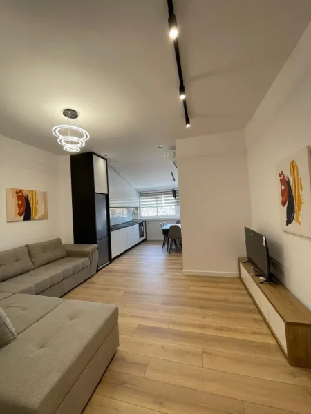 Tirane, shitet apartament 1+1 Kati 8, 53 m² 93.000 € (Prane Shkolles Qazim Turdiu)