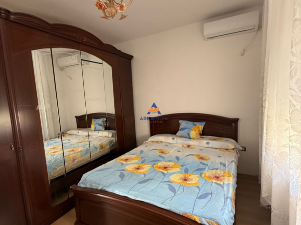 Tirane, jepet me qera apartament 1+1+Ballkon Kati 3, 60 m² 459 € (PRANE UET,PORCELAN)