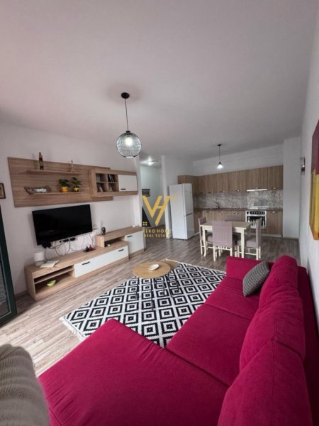 Tirane, jepet me qera apartament 1+1+Ballkon Kati 2, 80 m² 450 € (UNAZA E RE)
