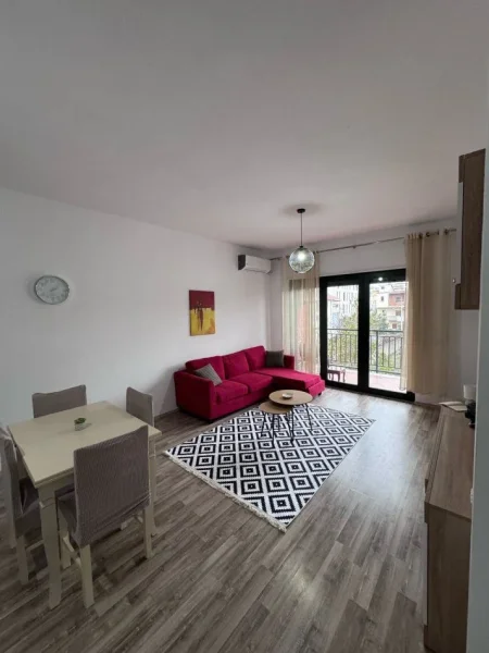 Tirane, jepet me qera apartament 1+1+Ballkon Kati 2, 80 m² 450 € (ASTIR)