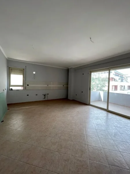 Tirane, shitet apartament 2+1 Kati 4, 98 m² 222.000 € (Prane Radisson Hote;)