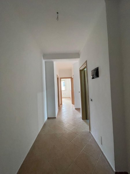 Tirane, shitet apartament 2+1 Kati 4, 98 m² 222.000 € (Prane Radisson Hote;)