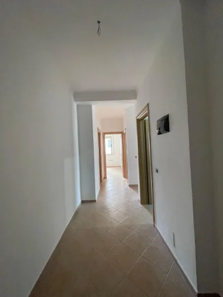 Tirane, shitet apartament 2+1 Kati 4, 98 m² 222.000 € (Prane Radisson Hote;)