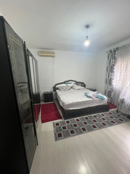 Tirane, jepet me qera Vile 2+1 Kati 1, 130 m² 450 € (kodra e priftit)