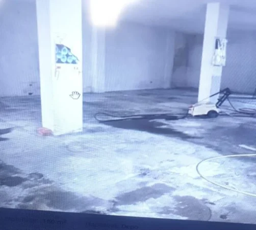 Tirane, jepet me qera magazine Kati 0, 180 m² 1.000 € (FUSHA E AVIACIONIT)