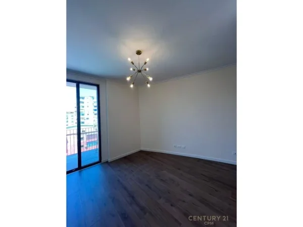 Tirane, jap me qera ambjent biznesi , 114 m² 1.800 € (Komuna e Parisit)