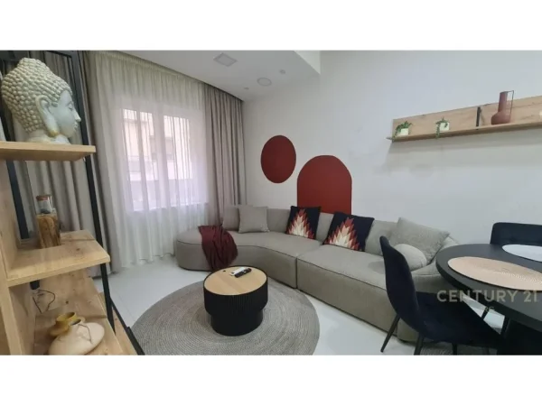 Tirane, jepet me qera apartament 1+1 Kati 2, 38 m² 650 € (Pallatet Agimi, pranë Café Roma, Tiranë)