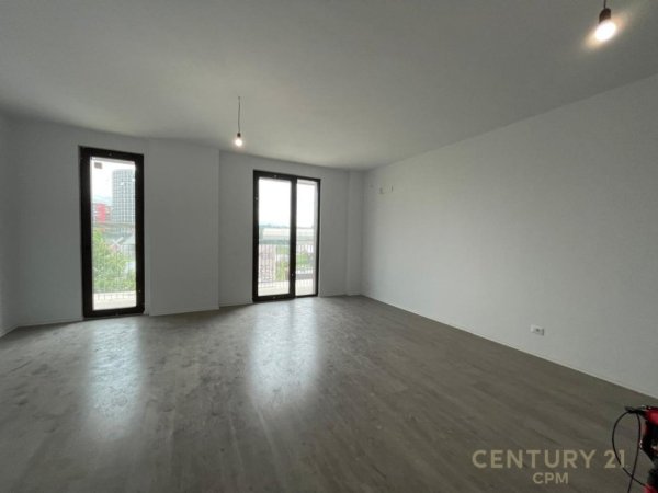 Tirane, shes apartament 2+1 , 153 m² 566.100 € (Rruga e Kosovareve)