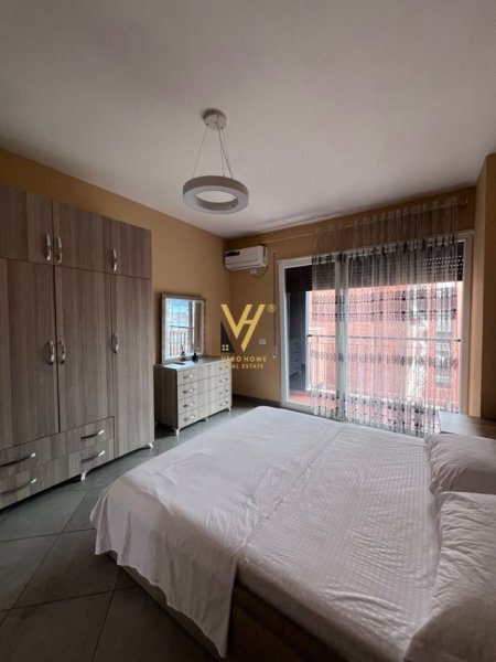 Tirane, jepet me qera apartament 1+1+Ballkon Kati 5, 75 m² 600 € (QUARTUM RESIDENCE, STACIONI I TRENIT)