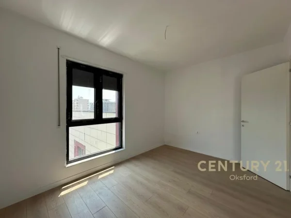 Tirane, shes apartament 2+1 , 97 m² 300.000 € (KOMUNA E PARISIT)