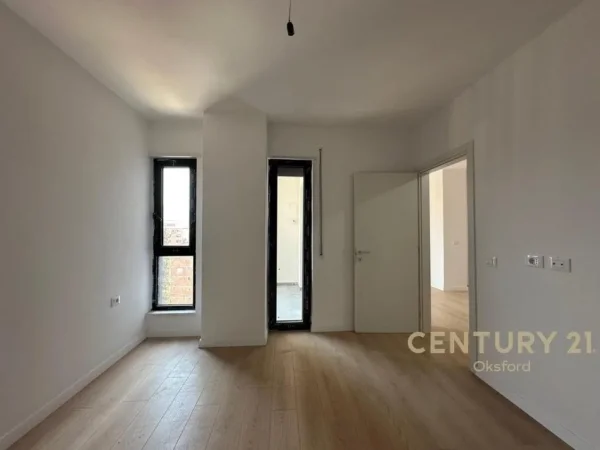 Tirane, shes apartament 2+1 , 97 m² 300.000 € (KOMUNA E PARISIT)