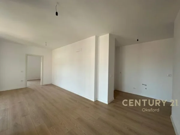 Tirane, shes apartament 2+1 , 97 m² 300.000 € (KOMUNA E PARISIT)