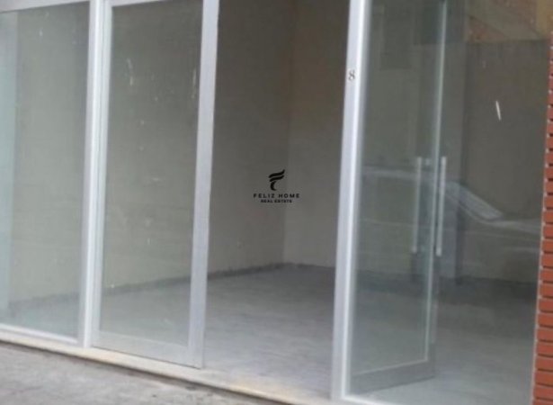 Tirane, jepet me qera dyqan Kati 0, 70 m² 400 € (RRUGA E BARRIKADAVE)