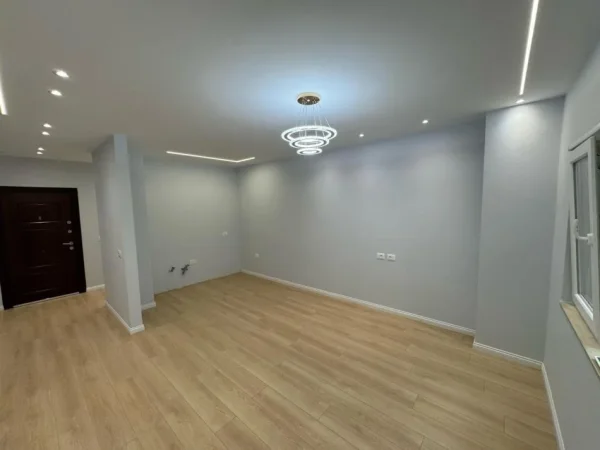 Tirane, shitet apartament 2+1+Ballkon Kati 1, 93 m² 245.000 € (myslym shyri)