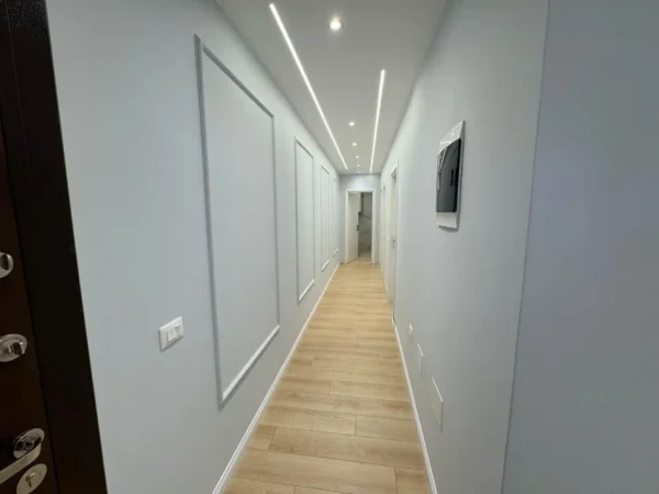 Tirane, shitet apartament 2+1+Ballkon Kati 1, 93 m² 245.000 € (myslym shyri)