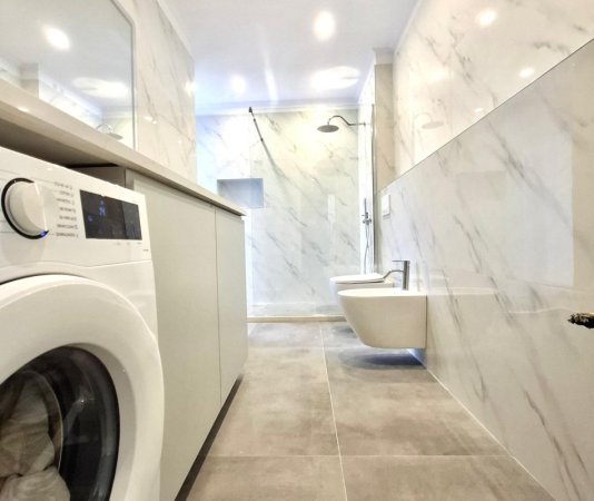 Tirane, jepet apartament me qera 2+1+Ballkon Kati 2, 140 m² 680 € (Rruga e elbasanit fakulteti ekonomik)