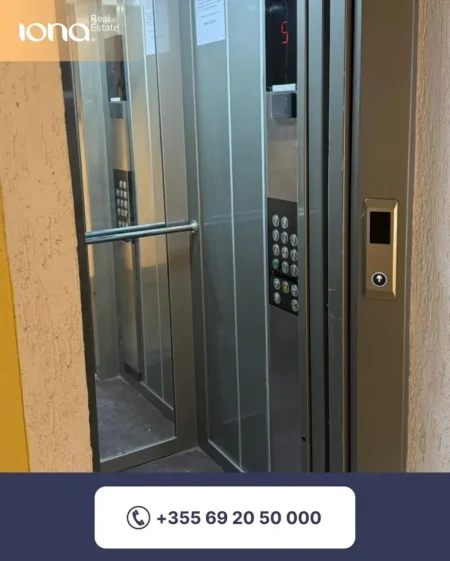 Shkembi Kavajes, shitet apartament 1+1 Kati 5, 60 m² 80.000 € (300m Distanc nga Deti)