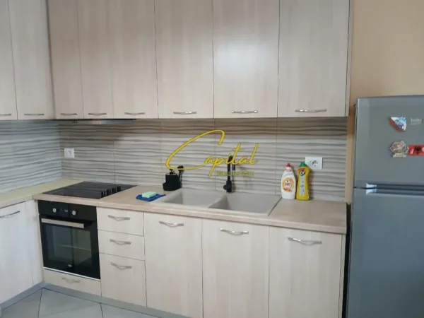 Tirane, jepet me qera apartament 1+1 Kati 5, 75 m² 600 € (RRUGA JORDAN MISJA)