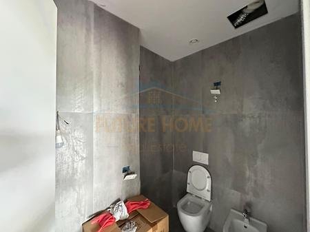 Tirane, jepet me qera apartament 2+1+Ballkon Kati 1, 92 m² 1.500 € 