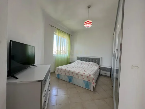 Tirane, jepet me qera apartament 1+1 Kati 4, 65 m² 360 € 