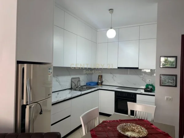 Tirane, jepet me qera apartament 1+1 Kati 1, 63 m² 430 € (Astir, pranë Bar Artistit, Tiranë)