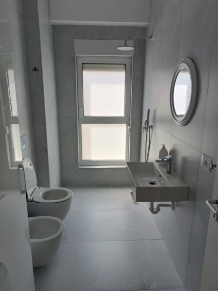 Tirane, jap me qera apartament 2+1+Ballkon Kati 7, 73 m² 460 € (nga data 23 korrik te rezidenca Kaimi, rruga Pasho Hysa, vazhdimi i Mangalem 21 te Ali Demi)