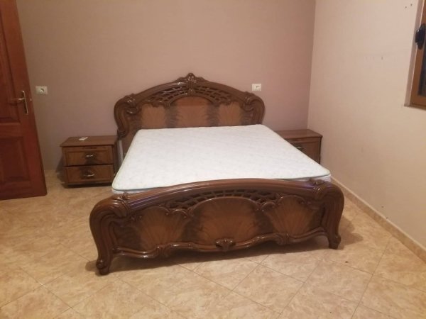 Tirane, jap me qera Vile 2+1+Aneks+Ballkon Kati 1, 150 m² 600 € (Rruga 3 vellezerit Kondi)