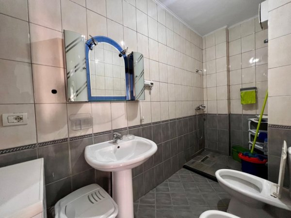 Tirane, shitet apartament 1+1+Ballkon Kati 4, 63 m² 