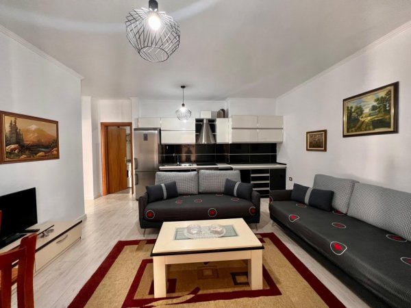 Tirane, shitet apartament 1+1+Ballkon Kati 4, 63 m² 